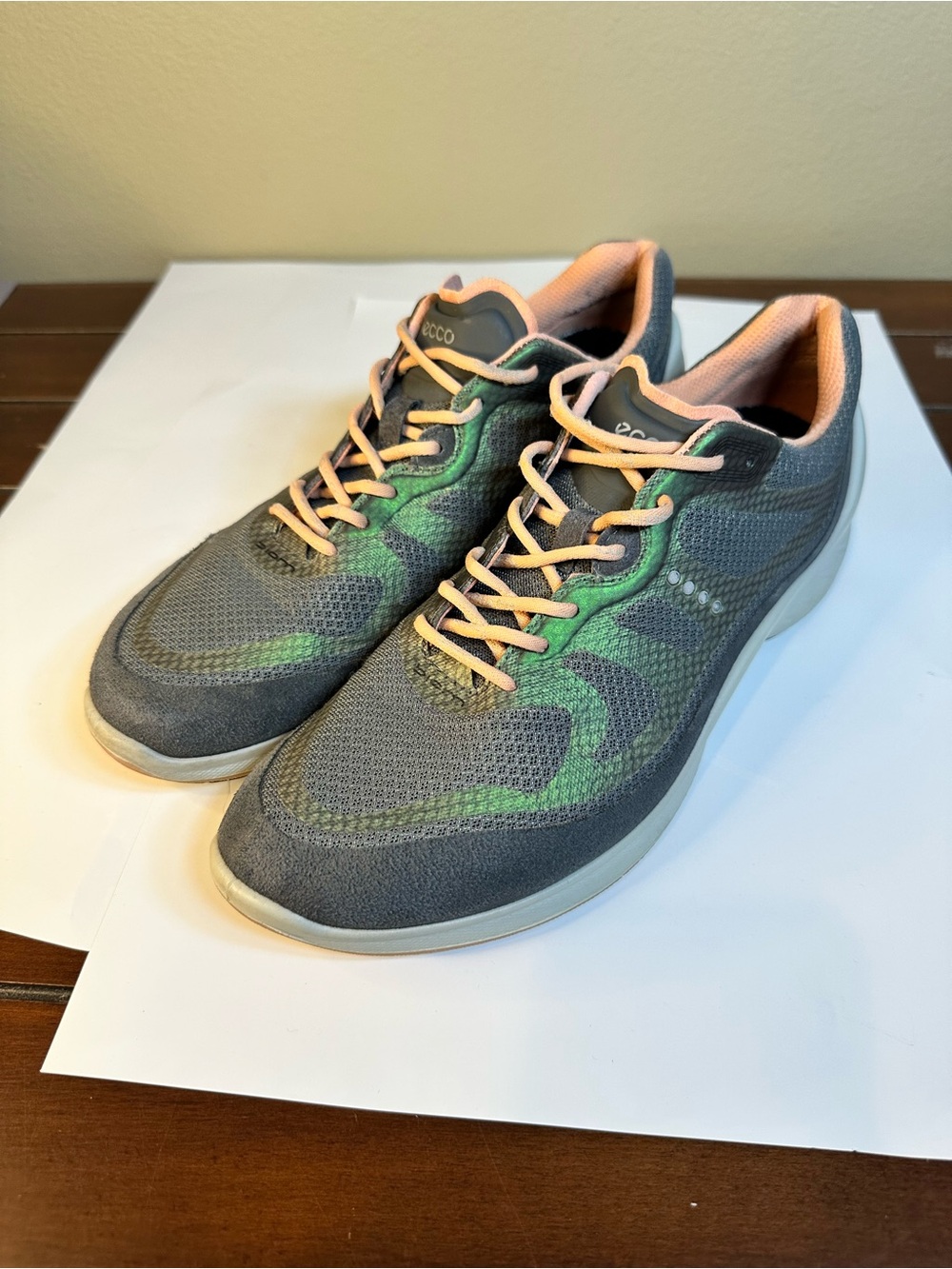 ECCO Biom Fjuel Women’s Gray Sneakers with Green Pattern and Pink Trim
